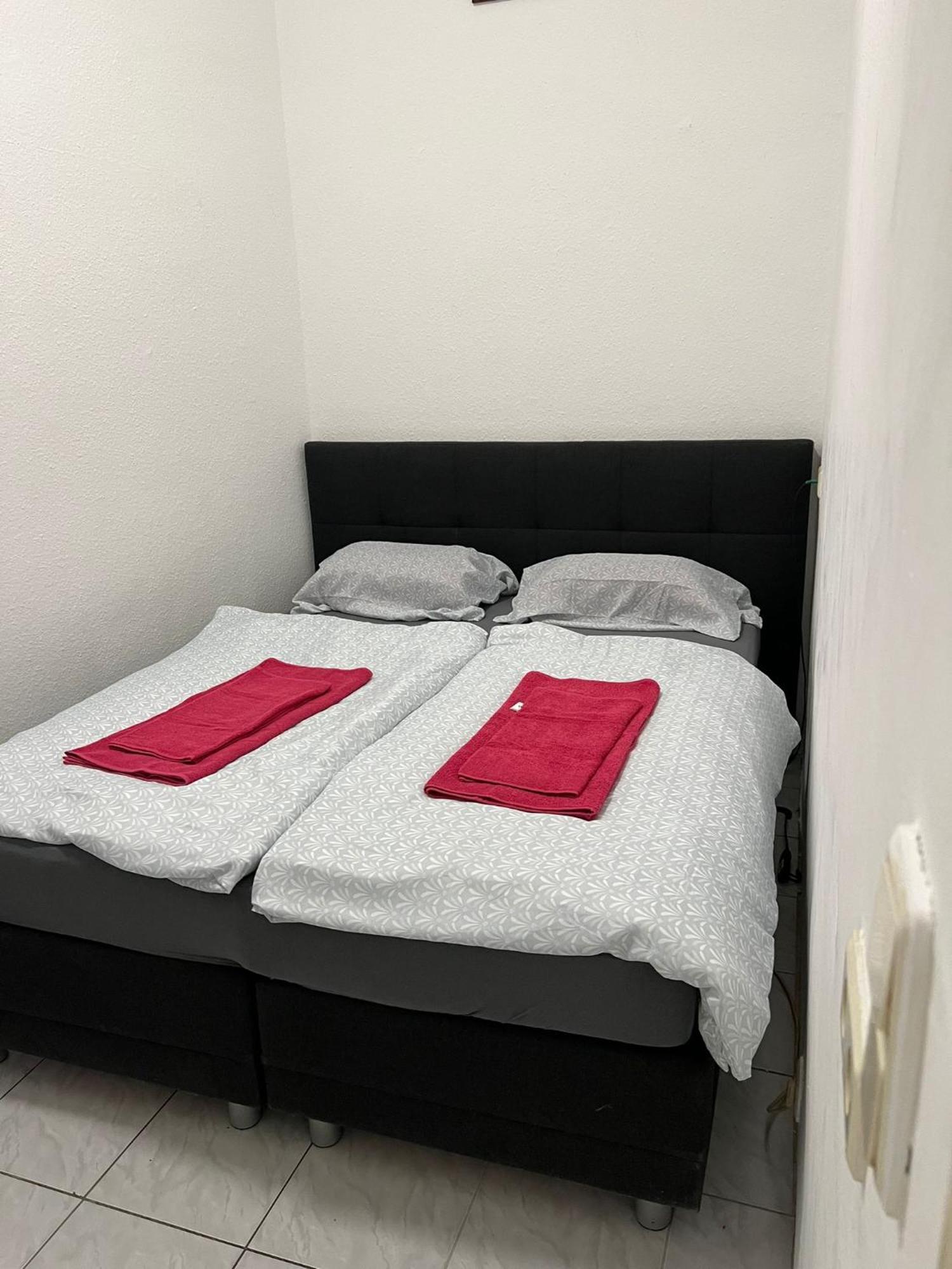 Apartment Lovely 3br Aptbshared Next To Meidling Station Wien